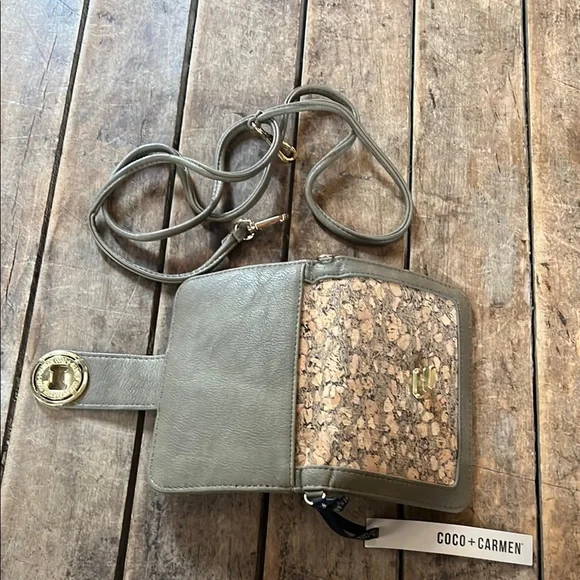 COCO & CARMEN Tan and Gold Wallet NWT - Picture 4 of 6